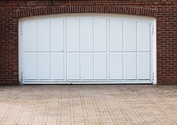 The Advantages Of Automatic Garage Door Openers